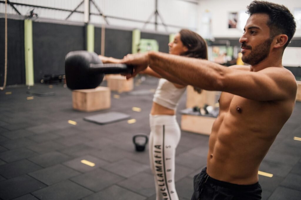 Hiit träning utfört av två personer